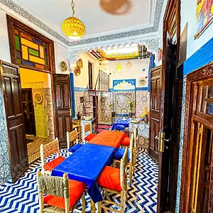  Hostal Speakeasy